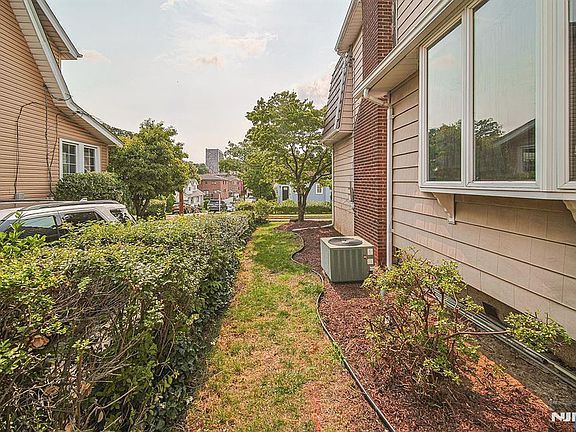 4th image of 709 Kingsland Avenue