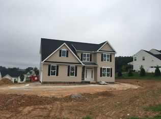 3 Alexander Dr, Hanover, PA 17331