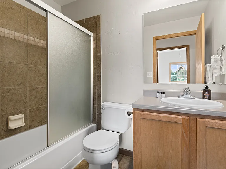 Shared Bathroom 2