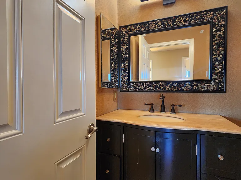 13620 Valerio St #10 — Photo 35