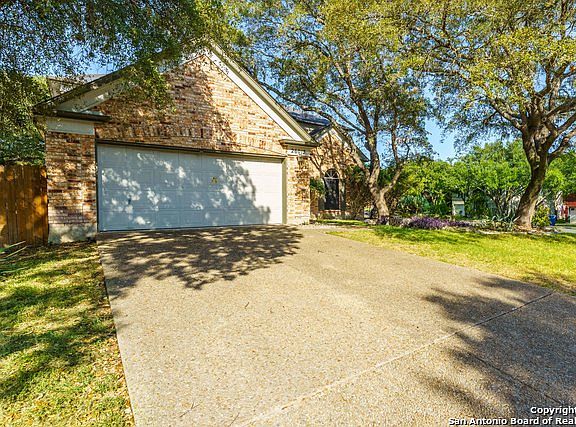2nd image of 26015 Meadowcrest Dr