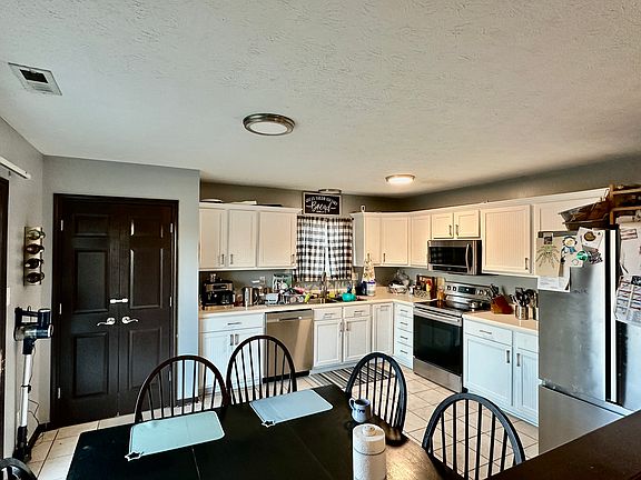 5th image of 4323 Arlington Cir