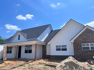 338 Deerfield Rd W, Longview, TX 75605