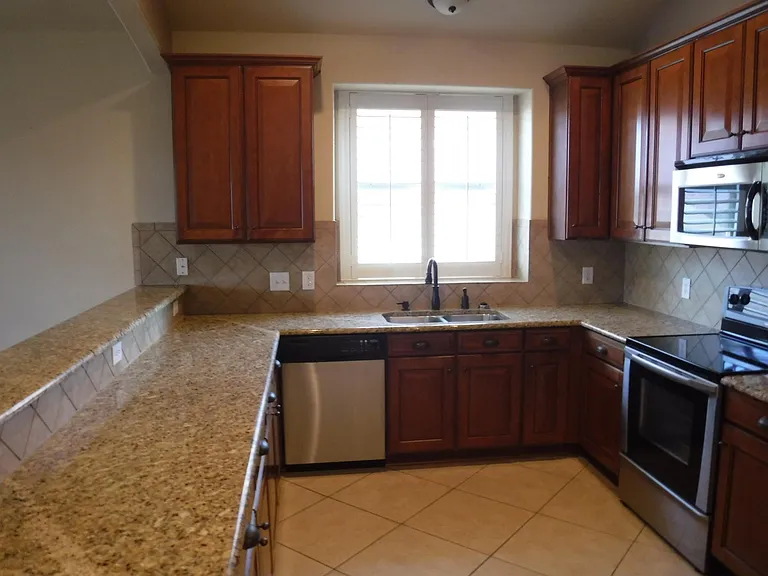 14932 Lone Spring Dr — Photo 8