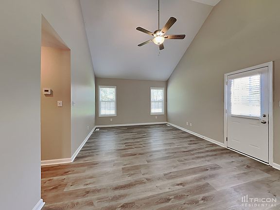 4th image of 404 Piney Dr