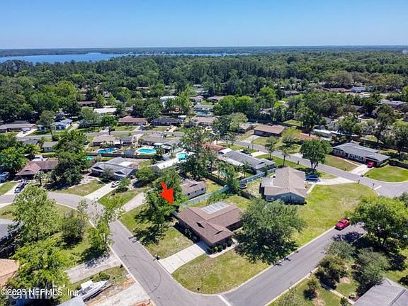 4th image of 5511R Rainey Ave W