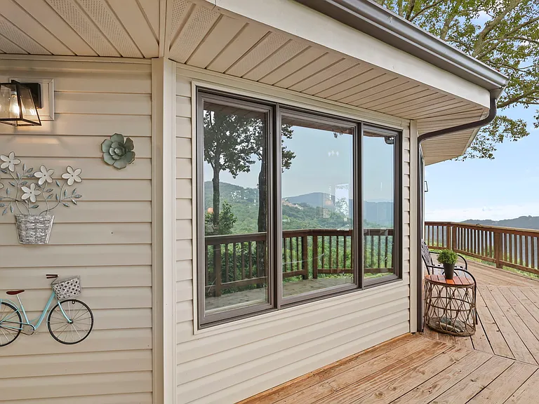 820 Pine Ridge Rd — Photo 4