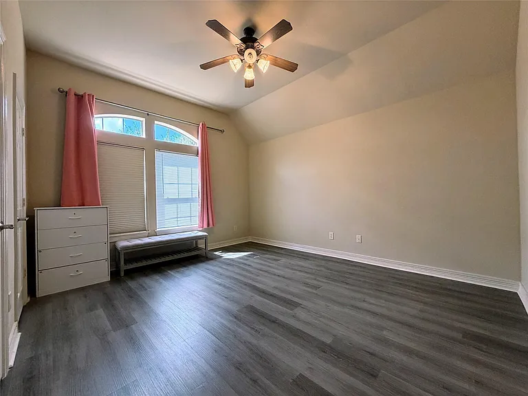 4702 Payton Chase Ln — Photo 43