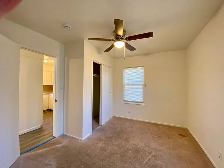 529 E Pine St — Photo 12