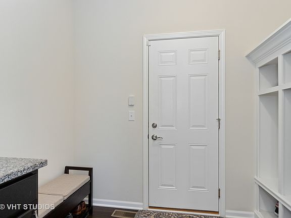 5th image of 19 Andrew Ln
