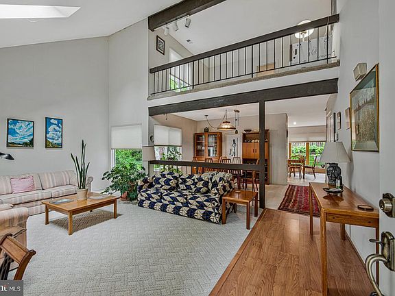 5th image of 22 Bannister Ct