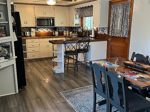 Kitchen/Dining Open Concept