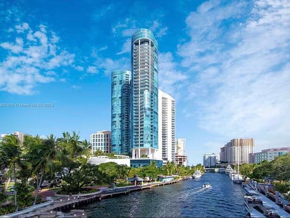 3rd image of 333 Las Olas Way