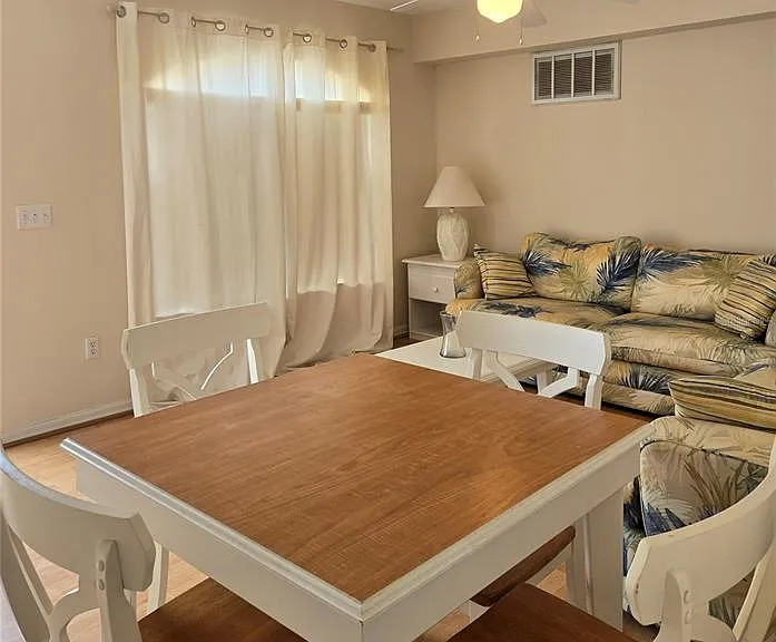 223 Washington Palm Loop #B — Photo 2