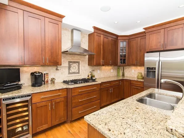 168 Medway St, Providence, RI 02906