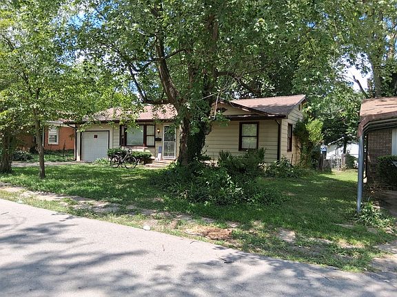 3rd image of 906 Boston Rd