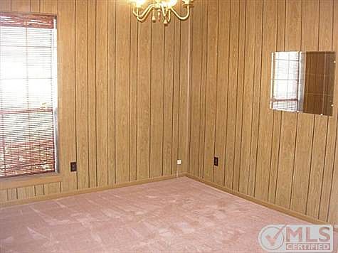 4th image of 1010 Shady Brook Dr