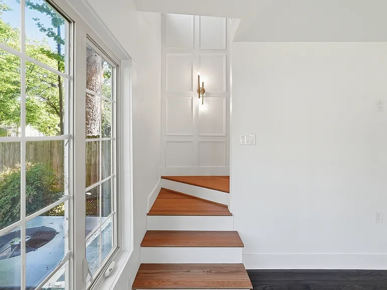1117 Weems St — Photo 10