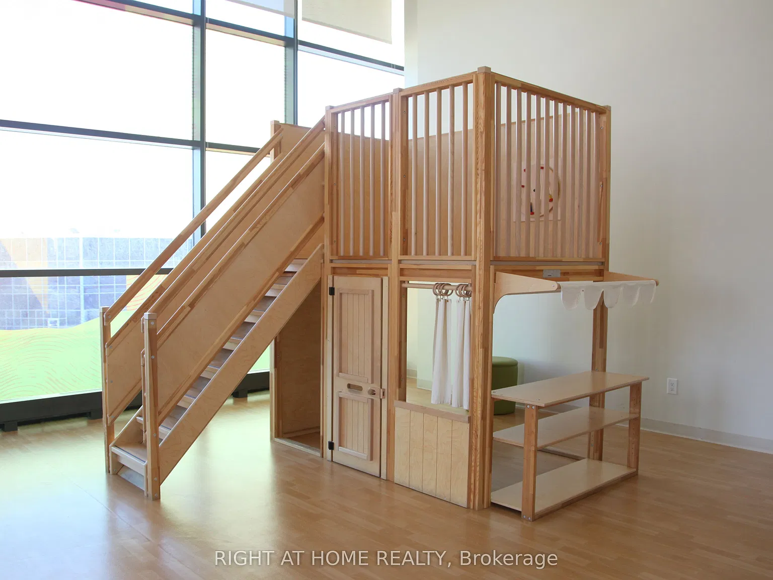 33 Singer Ct — Photo 4