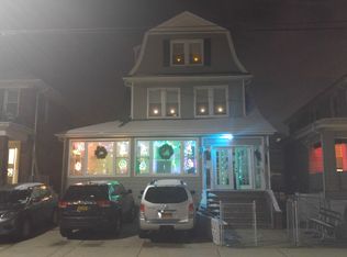 185 Beach 118th St, Far Rockaway, NY 11694