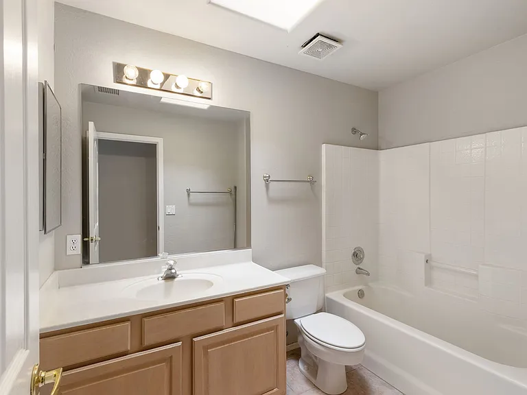 670 E Moon Vista St — Photo 22