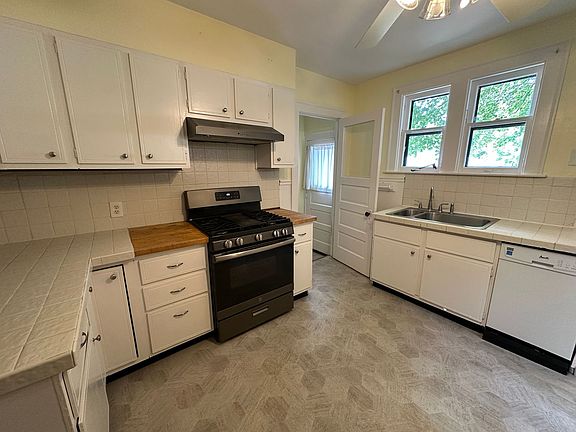 4th image of 227 Palmer St NE Unit 229