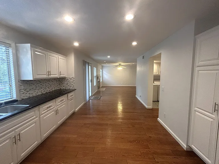 4344 Stone Mountain Dr — Photo 7