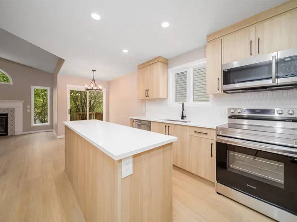 1212 Ormsby Ln NW, Edmonton, AB T5T 6R2