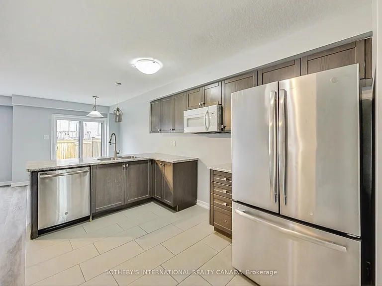 131 Pagebrook Cres — Photo 4