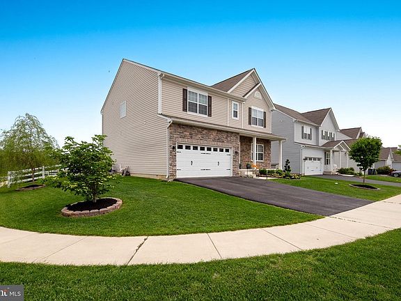 2nd image of 437 Georgiana Dr