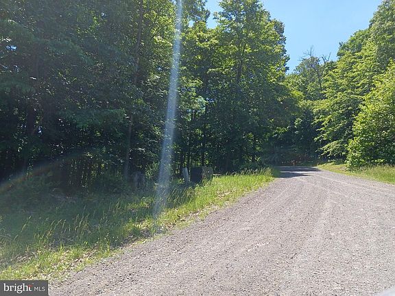 5th image of 40 Wild Apple Ln