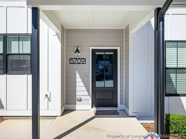 5709 Parker Pines Ct — Photo 2