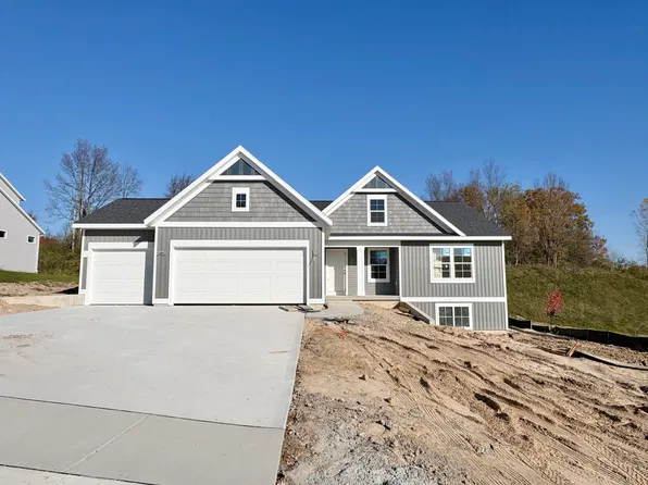 5925 Valley Point Dr SE, Caledonia, MI 49316