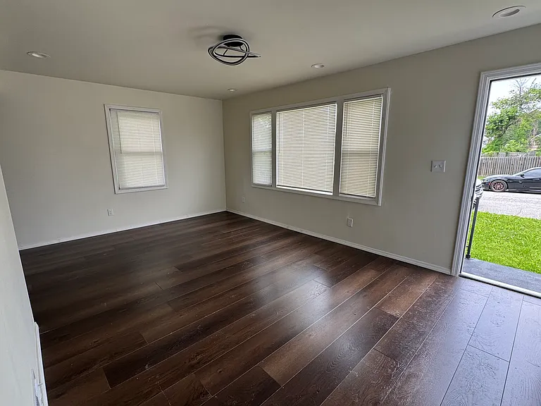 8536 Gilmore Ave — Photo 4