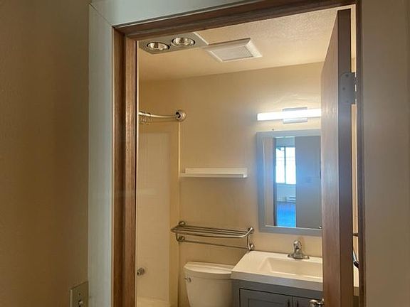 3rd image of 1216 Chestnut St SE #12