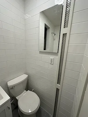 Rented by Peter R. Hungerford, LREB | media 8