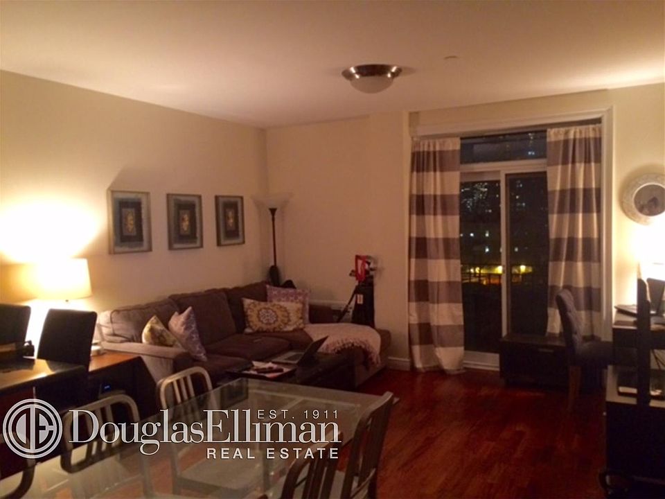 1st image of 1030 Jackson Ave #D6