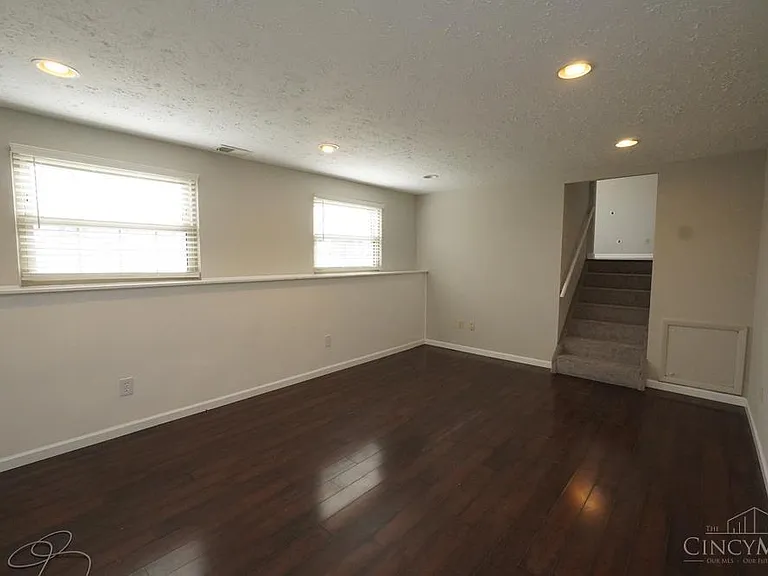 1382 Firethorne Dr — Photo 3