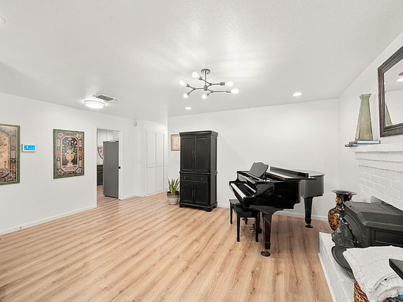 5th image of 5112 Kovanda Ave