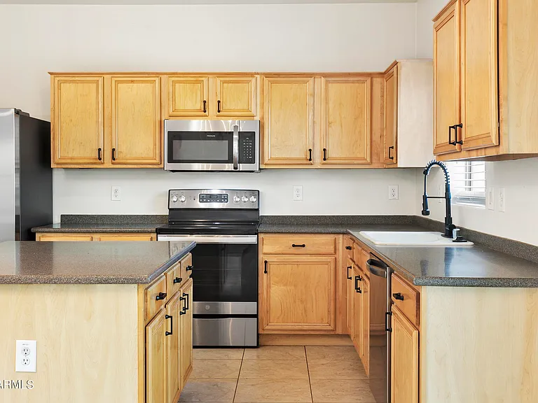 1042 W Desert Basin Dr — Photo 7