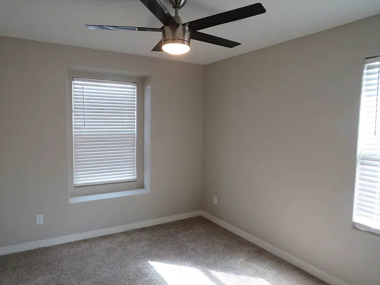 40537 W Helen Ct — Photo 11