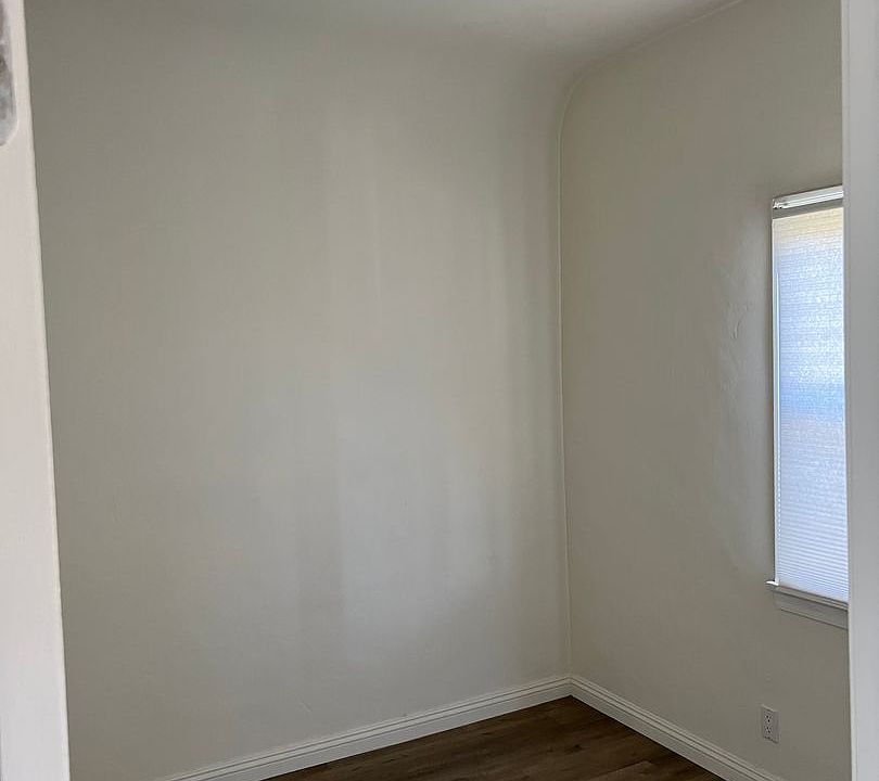 1st image of 123 S Grand Oaks Ave APT 4