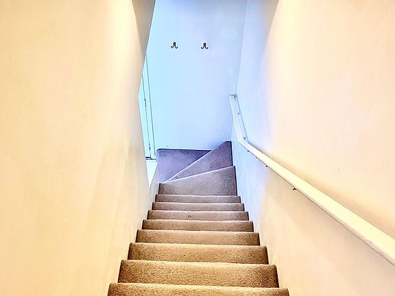 5th image of 900 Stratford Cir NW APT 8