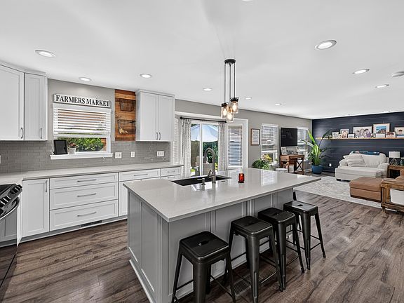 4th image of 7504 Wicklow North Dr