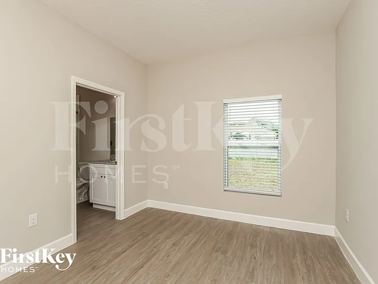 717 Lavender St SE — Photo 8