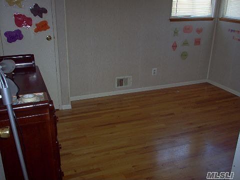 4th image of 44 Mallard Ave