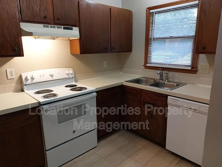 2807 Ridge Ct #B — Photo 7