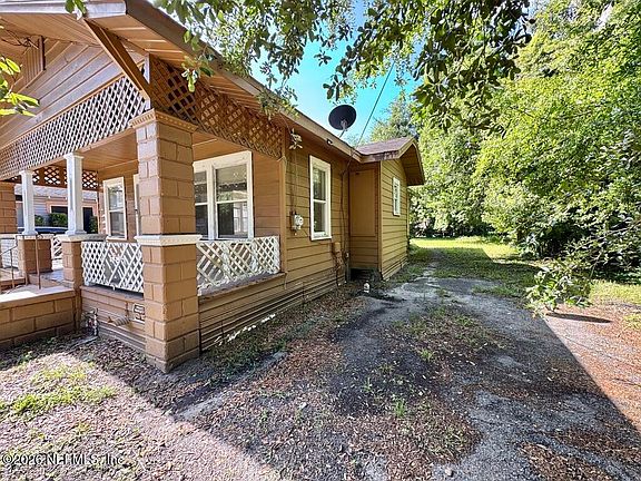 3rd image of 2972 DIGNAN Street