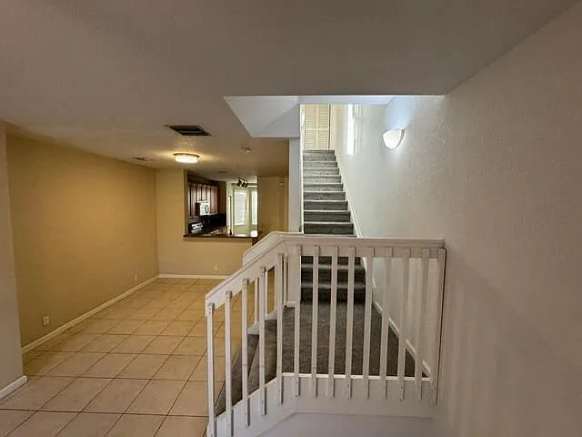 1710 NE 6th St — Photo 7
