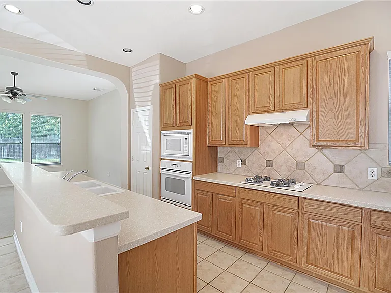 111 Zephyr Bend Pl — Photo 12